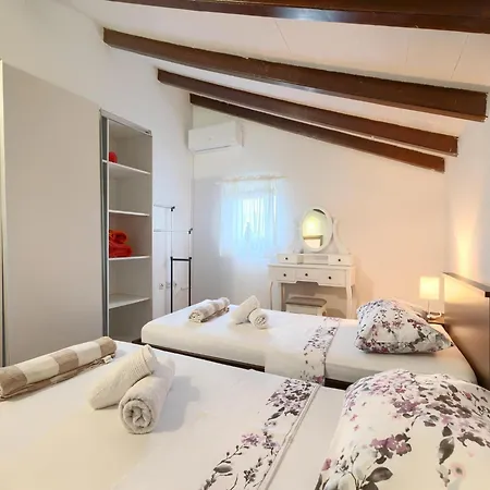 In Egoti I With Private Pool Vakantiehuis