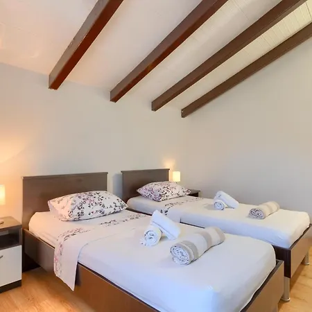 In Egoti I With Private Pool Vakantiehuis *