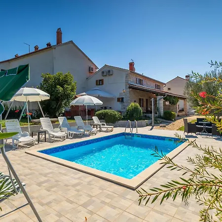 In Egoti I With Private Pool Vakantiehuis