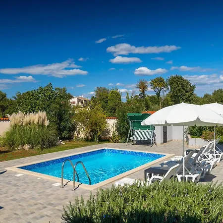 In Egoti I With Private Pool Vakantiehuis Segotici