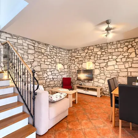 Vakantiehuis In Egoti I With Private Pool Segotici