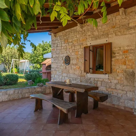 In Egoti I With Private Pool Vakantiehuis