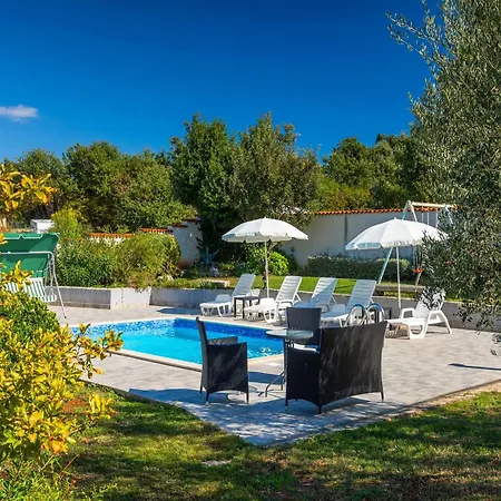 Vakantiehuis In Egoti I With Private Pool