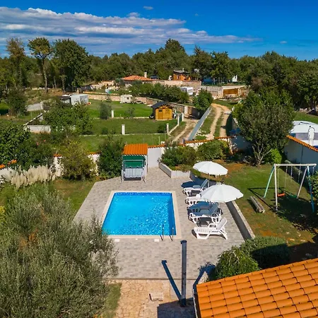 In Egoti I With Private Pool Vakantiehuis